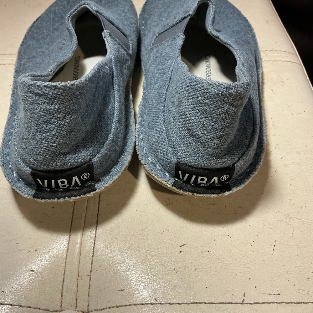 VIBA Gray Slip-On Shoes - Picture 6 of 7